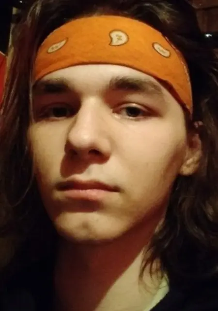 Я Даниил, 18, из Ставрополя, ищу знакомство для постоянных отношений