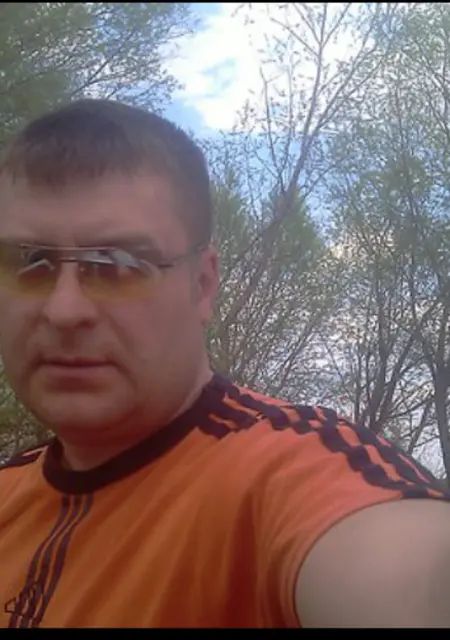 Олег из Рязани, мне 50, познакомлюсь для приятного времяпровождения