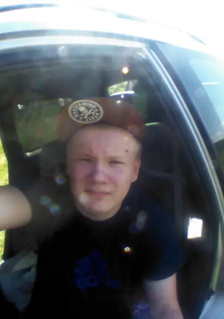 Я Иван, 30, знакомлюсь без обязательств в Новом Уренгое