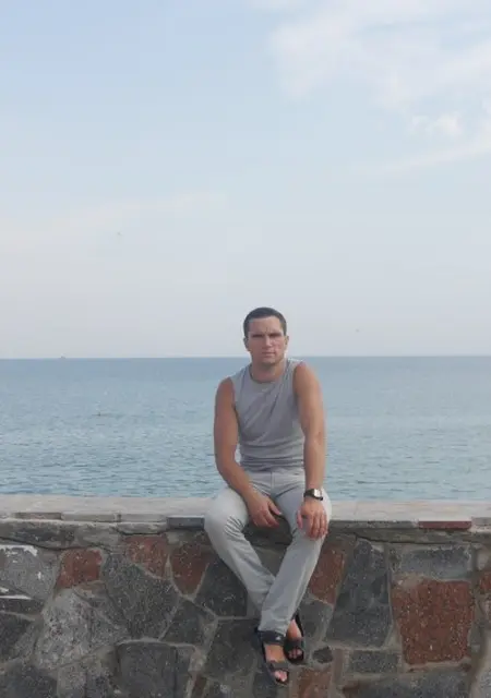 Я Артем, 41, знакомлюсь без обязательств в Апатитах