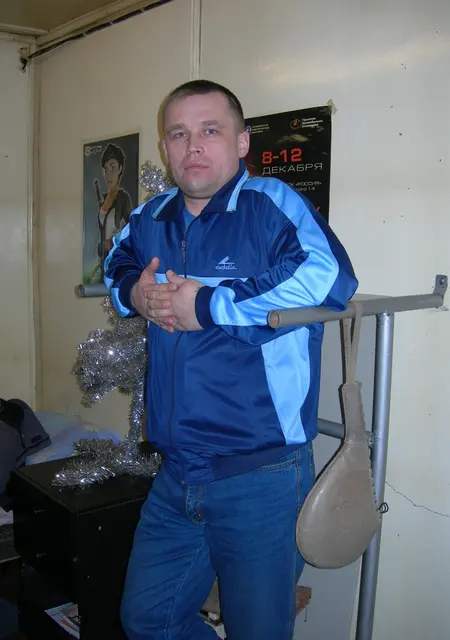 Slavik из Екатеринбурга, ищу на сайте знакомства на одну ночь