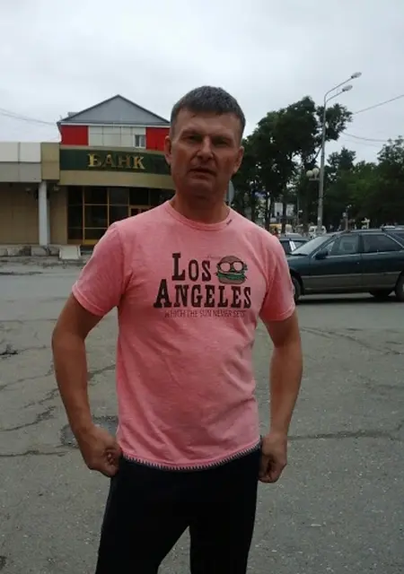 Oleg из Корсакова, мне 53, познакомлюсь на одну ночь