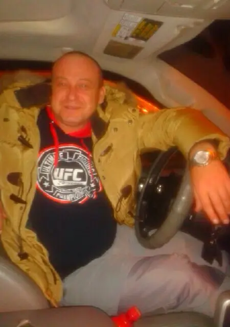 Слава из Белогорска, мне 46, познакомлюсь для постоянных отношений