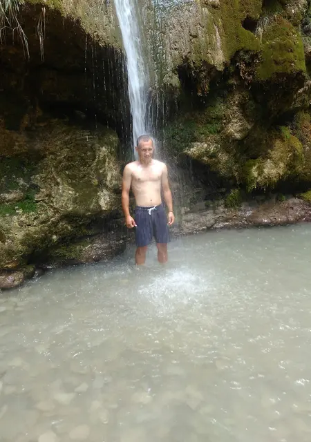 Я Сергей, 25, из Тихорецка, ищу знакомства без обязательств