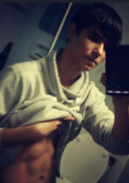 Влад из Прокопьевска, мне 30, познакомлюсь на одну ночь