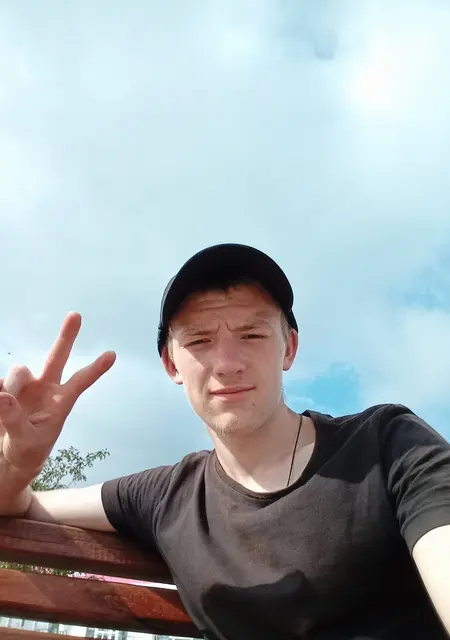 Я Владимир, 19, из Кургана, ищу знакомство для общения