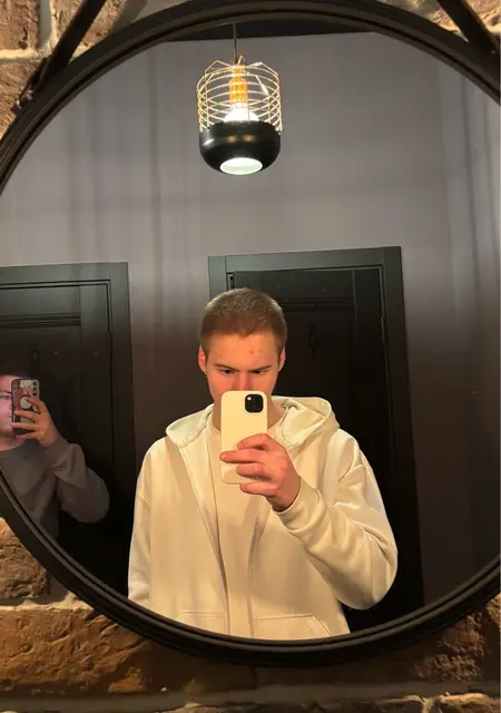 Илья из Кирова, мне 18, познакомлюсь для дружбы