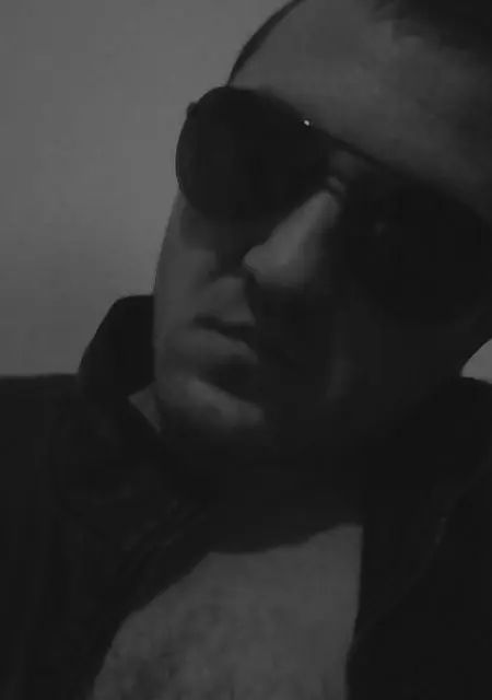 Дима из Лабинска, мне 39, познакомлюсь для приятного времяпровождения