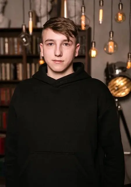 Я Максим, 20, из Томска, ищу знакомства без обязательств