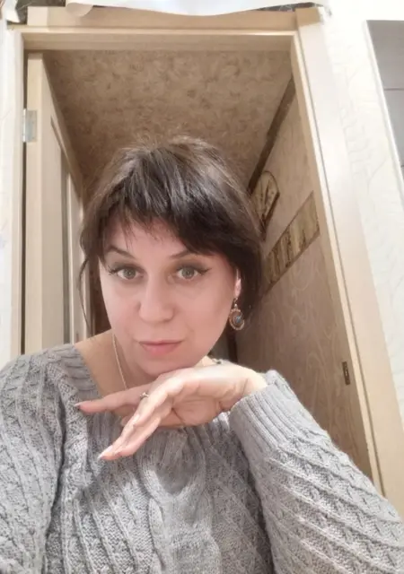 Я Веллари, 39, из Омска, ищу знакомство для приятного времяпровождения