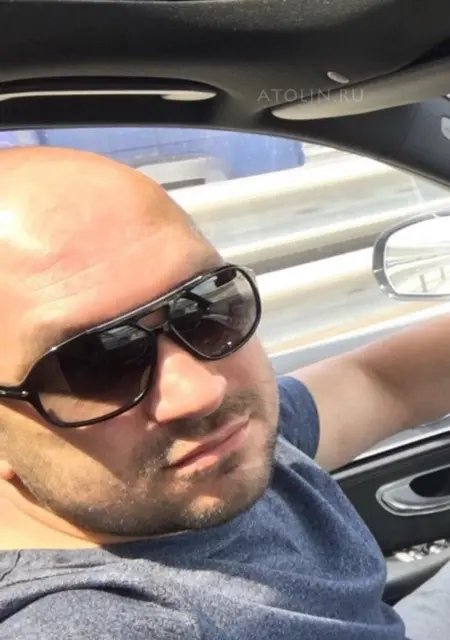 Я Игорь, 39, из Твери, ищу знакомства без обязательств