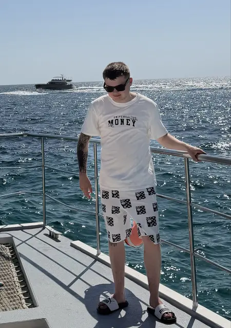 Soy Maksim, 21 años, conociéndome para relación sin ataduras en Palma de Mallorca