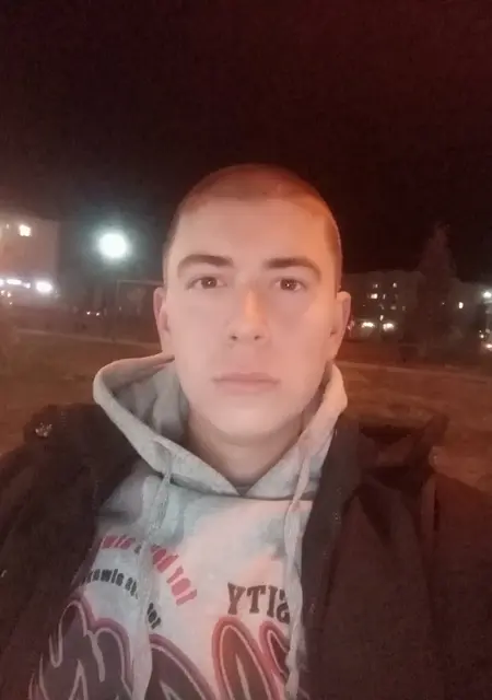 Я Владислав, 24, из Троицка, ищу знакомства без обязательств