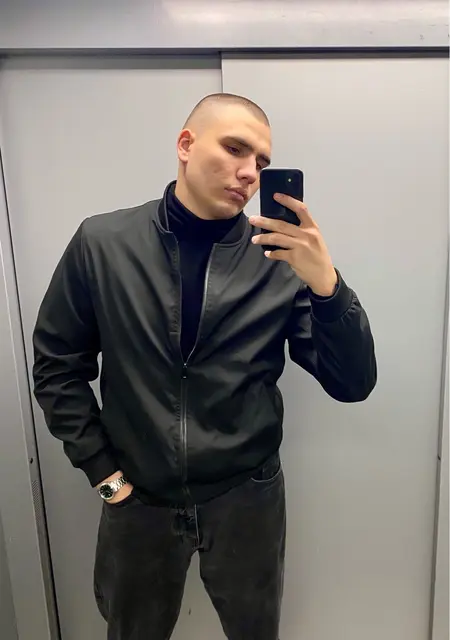 Я Владимир, 23, из Красноярска, ищу знакомство для приятного времяпровождения