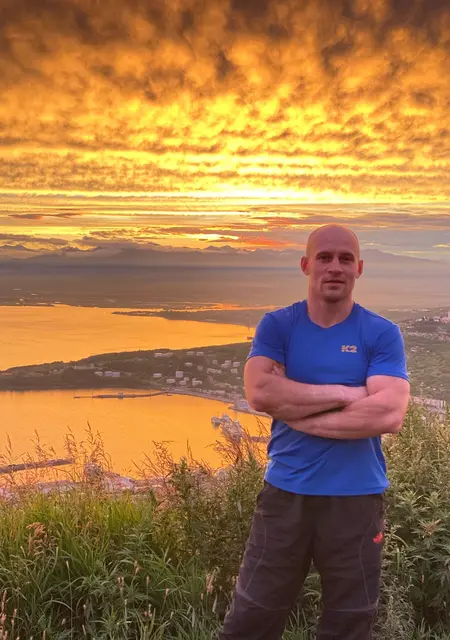 Владимир из Кирова, ищу на сайте знакомства на одну ночь