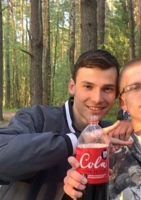 Я Денис, 19, знакомлюсь на одну ночь в Москве