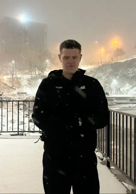Я Степан, 19, знакомлюсь на одну ночь в Уссурийске