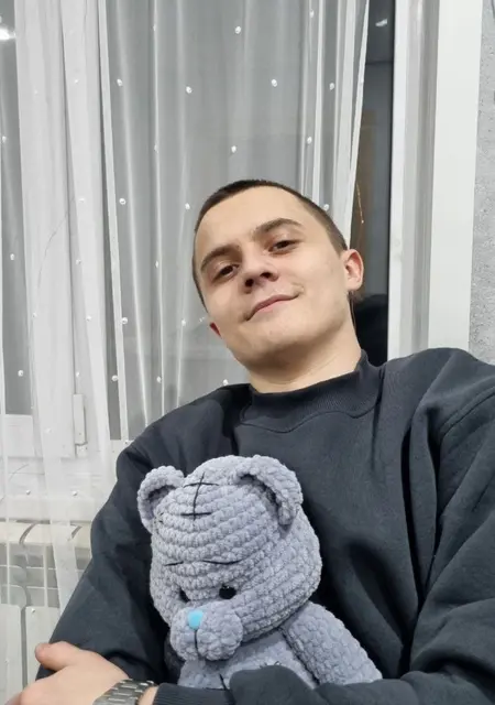 Я Дмитрий, 19, из Омска, ищу знакомство для открытые отношения
