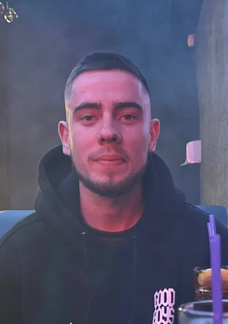 Стёпа из Усолья-Сибирского, мне 22, познакомлюсь для приятного времяпровождения