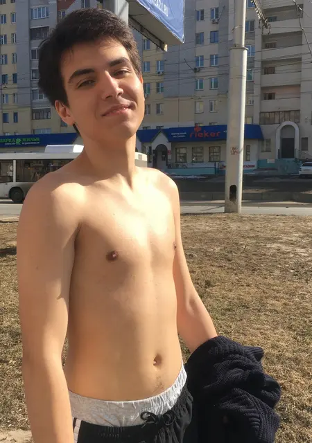 Иван из Чебоксар, мне 21, познакомлюсь на одну ночь