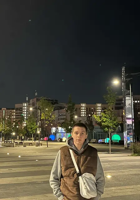 Я Артем, 19, из Калининграда, ищу знакомства без обязательств