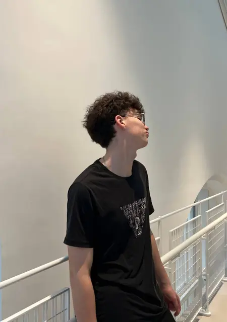 Я Антон, 21, из Костромы, ищу знакомство для дружбы