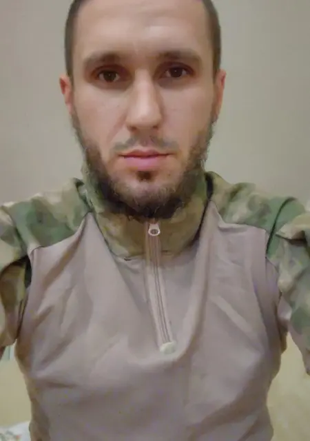 Я Арсений, 35, из Железногорска, ищу знакомства на одну ночь