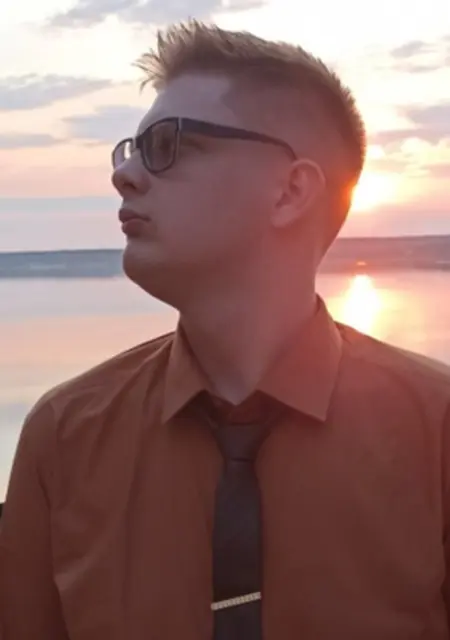 Я Семен, 23, из Киришей, ищу знакомства без обязательств