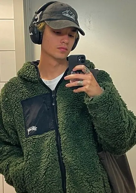 Я Kirill, 21, знакомлюсь для открытые отношения в Анжеро-Судженске