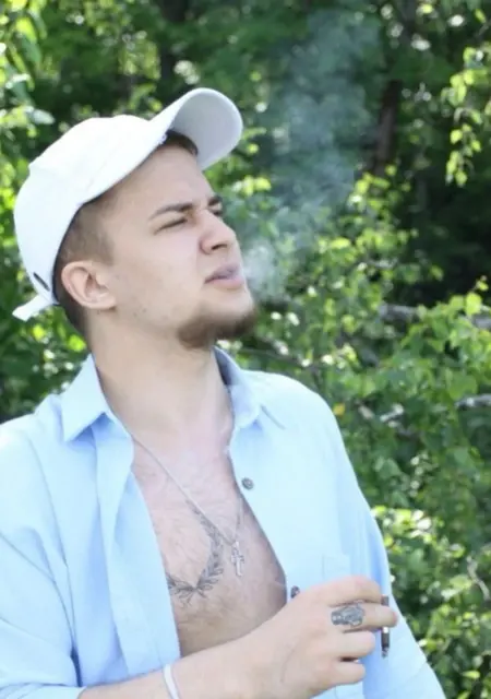 Я Даниил, 20, из Калуги, ищу знакомства без обязательств