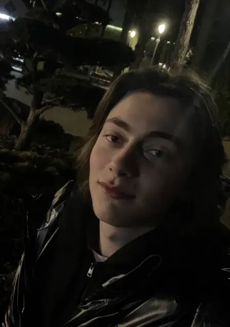 Я Гайто, 19, из Москвы, ищу знакомства без обязательств