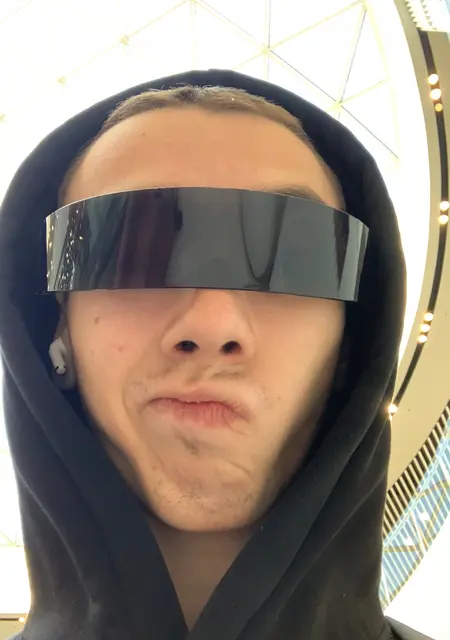 Я Lavrentii, 22, из Златоуста, ищу знакомства без обязательств