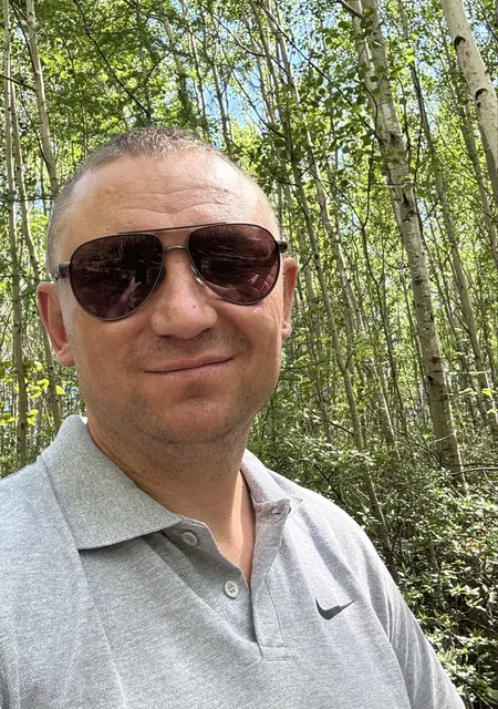 Я Александр, 40, из Екатеринбурга, ищу знакомство для приятного времяпровождения