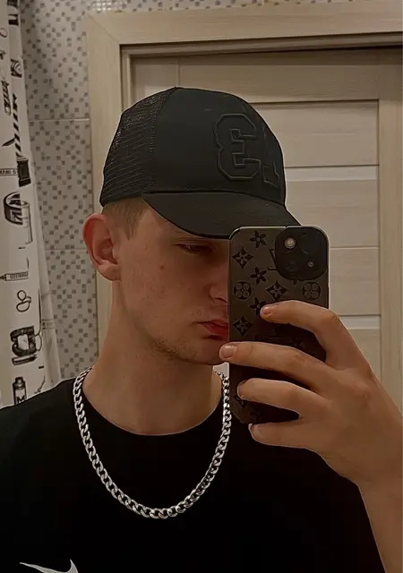 Я Oleg, 20, знакомлюсь для вирта в Владикавказе