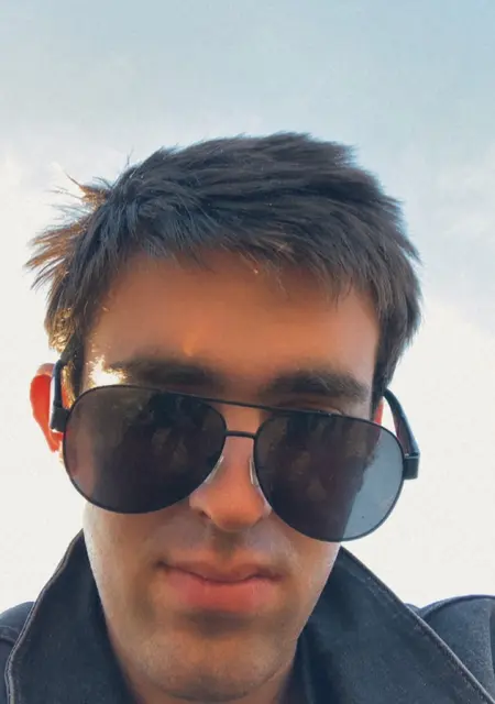 Максим из Азова, мне 20, познакомлюсь для постоянных отношений