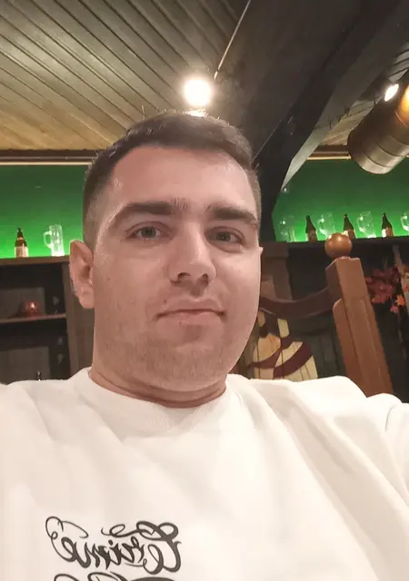 Я Дмитрий, 27, из Хабаровска, ищу знакомства на одну ночь