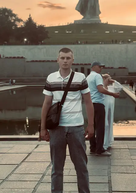 Я Артем, 21, из Полтавской, ищу знакомство для постоянных отношений