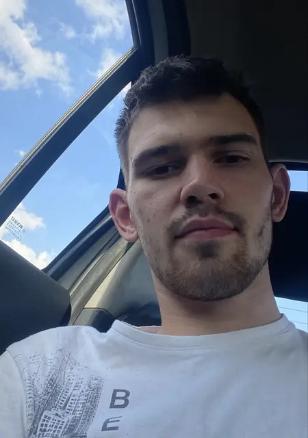 Илья из Пензы, мне 21, познакомлюсь для открытые отношения