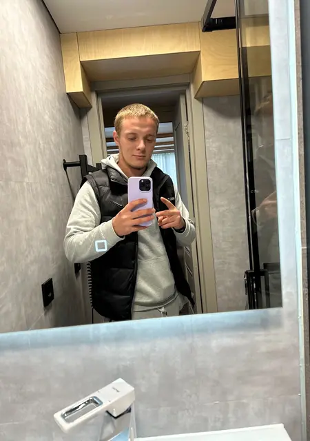 Павел из Владивостока, мне 26, познакомлюсь для приятного времяпровождения