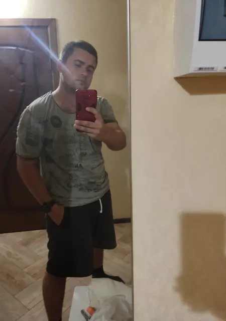 Я Алексей, 27, из Каменска, ищу знакомства без обязательств