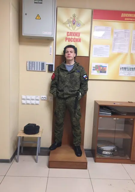 Александр из Миллерова, мне 22, познакомлюсь для общения