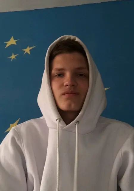 Дима из Владивостока, мне 18, познакомлюсь для дружбы