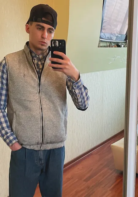 Я Ваня, 22, знакомлюсь без обязательств в Нижневартовске