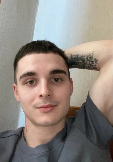 Владислав из Сыктывкара, ищу на сайте знакомства на одну ночь