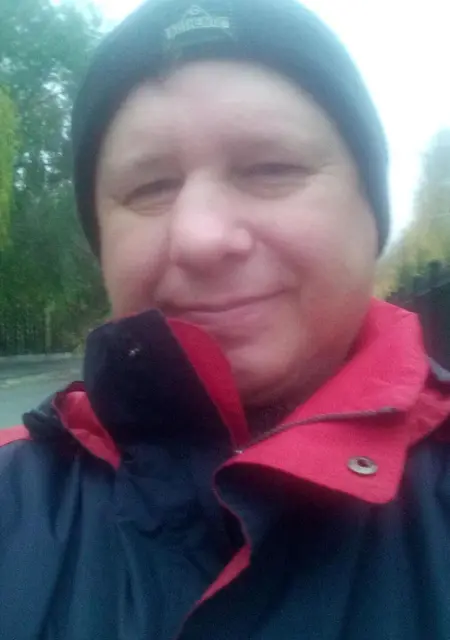 Я Андрей, 46, знакомлюсь для вирта в Омске