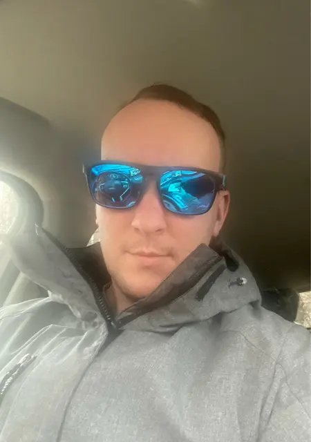 Михаил из Челябинска, мне 30, познакомлюсь для общения