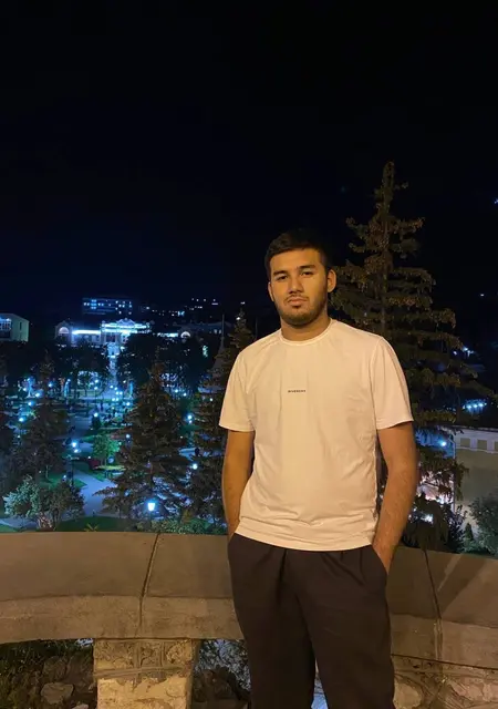 Я Муид, 19, из Пятигорска, ищу знакомства без обязательств