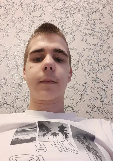 Я Ваня, 20, знакомлюсь на одну ночь в Пскове