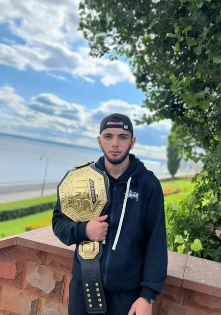 Aza из Саратова, ищу на сайте общение