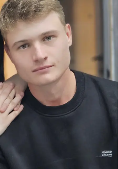 Я Дмитрий, 23, знакомлюсь для открытые отношения в Владикавказе